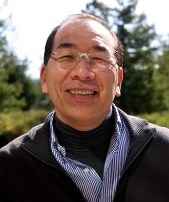 Stamcelleforskeren Hiromitsu Nakauchi utendørs